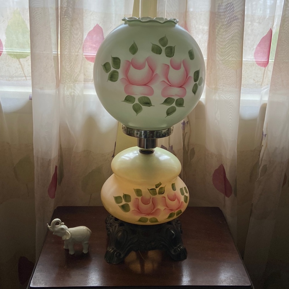 Antique Victorian hand painted gone with the wind globe lamp working